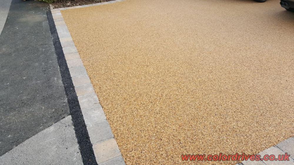 Water permeable resin bound gravel